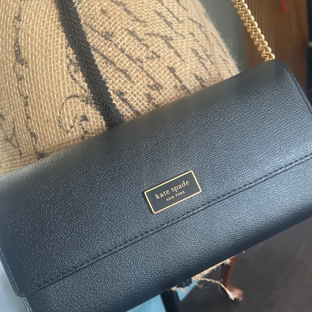 NWT Kate Spade KATY crossbody. Retails for $248 textured leather black